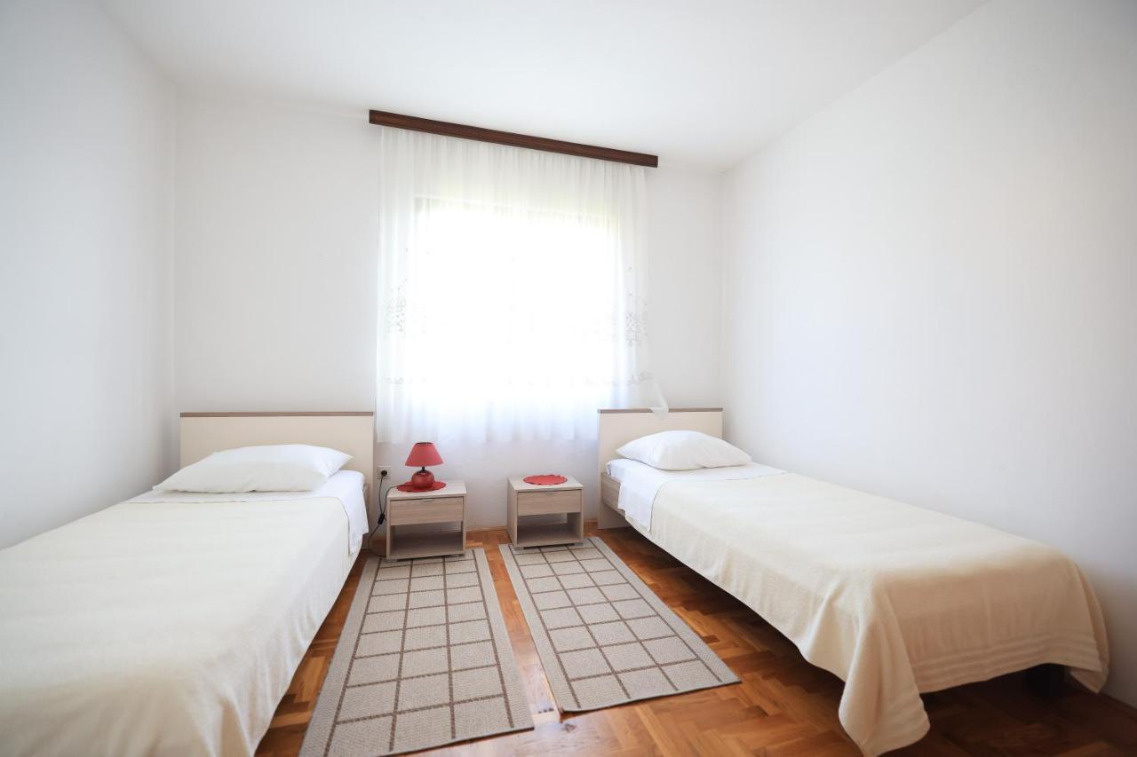 Apartments Ana Petrčane Extérieur photo