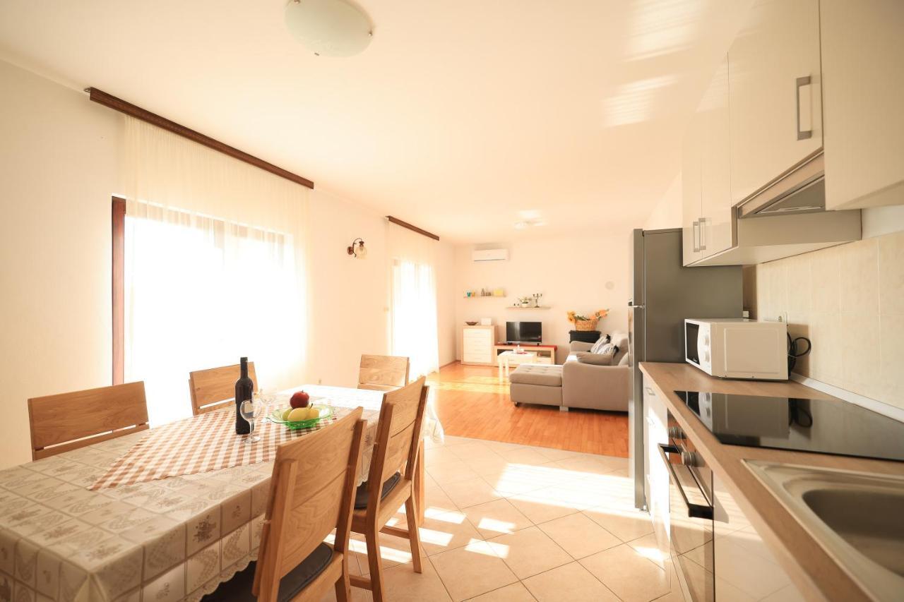Apartments Ana Petrčane Extérieur photo