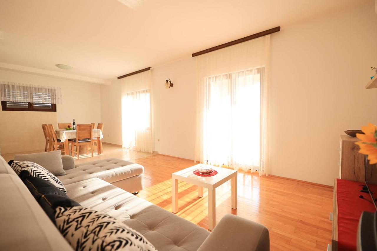 Apartments Ana Petrčane Extérieur photo