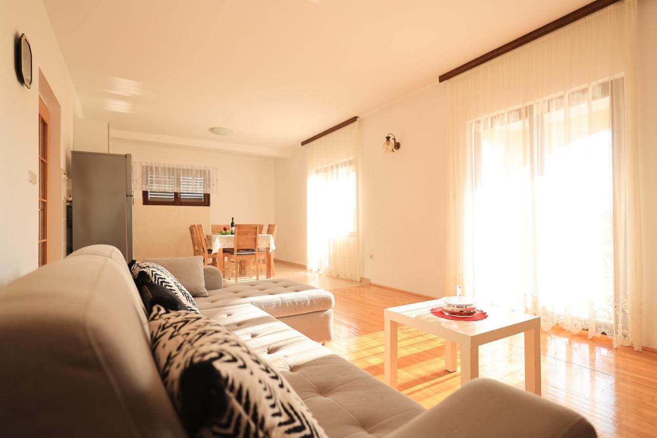 Apartments Ana Petrčane Extérieur photo