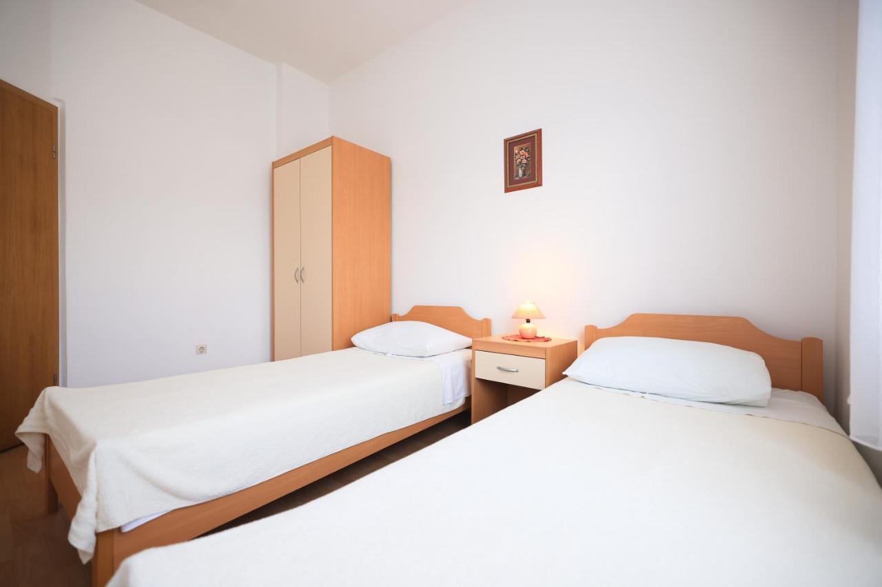 Apartments Ana Petrčane Extérieur photo