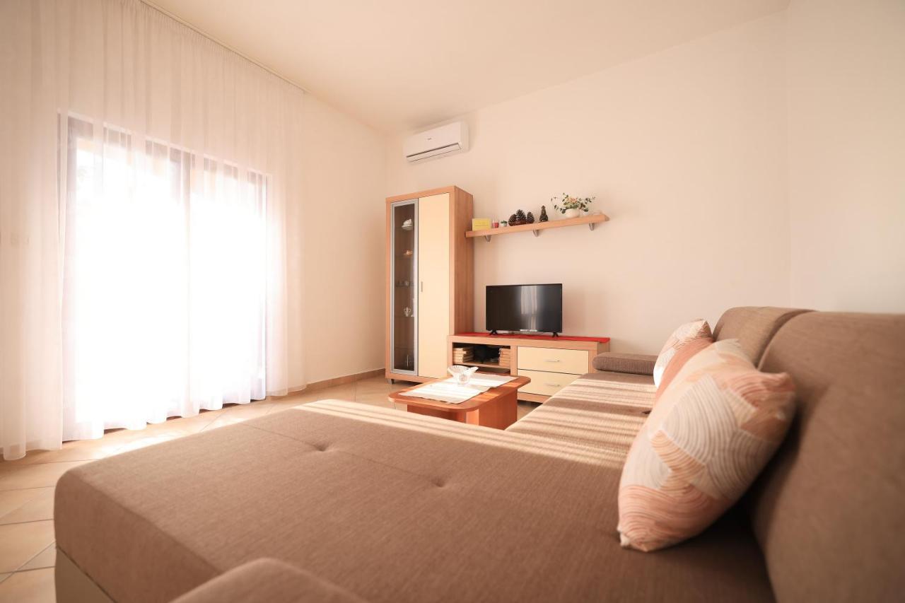 Apartments Ana Petrčane Extérieur photo
