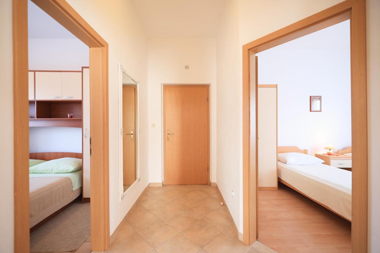 Apartments Ana Petrčane Extérieur photo