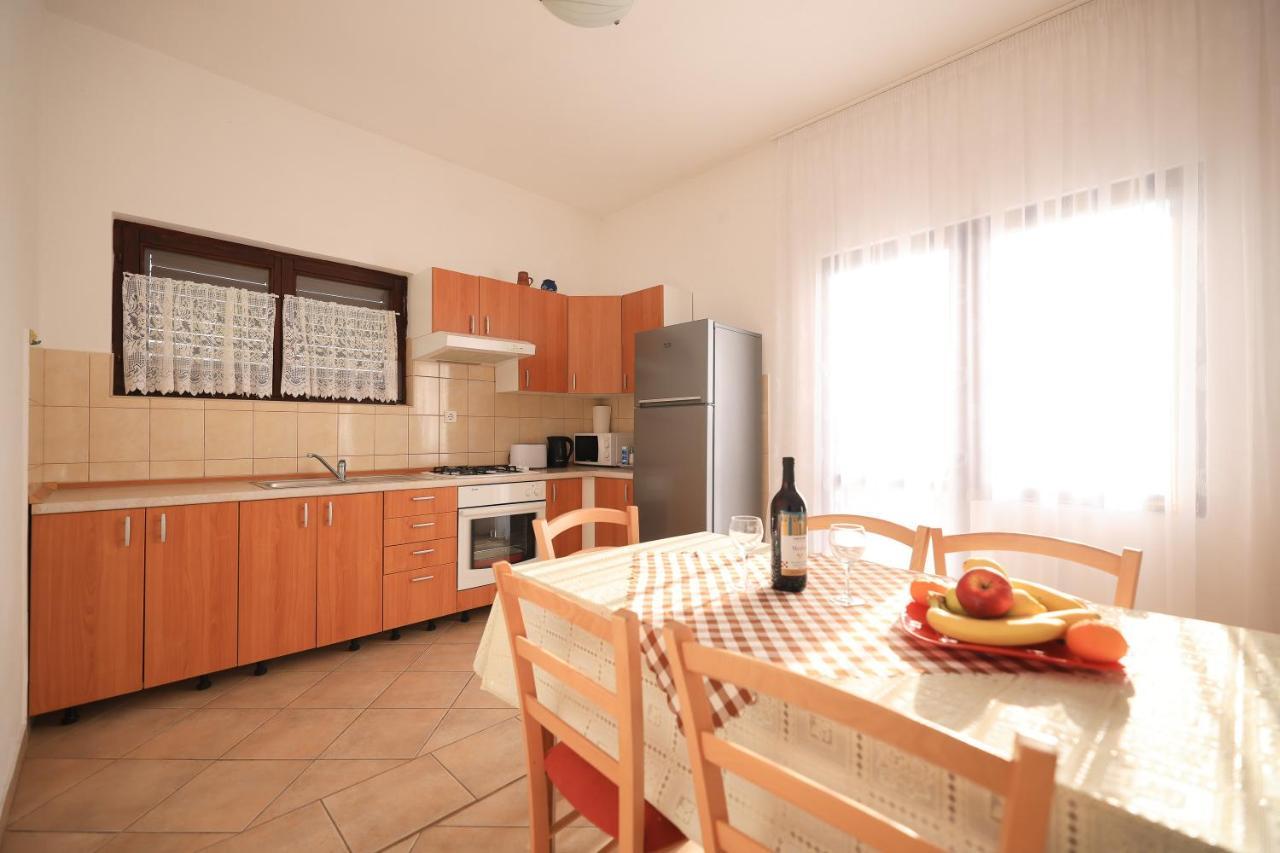 Apartments Ana Petrčane Extérieur photo