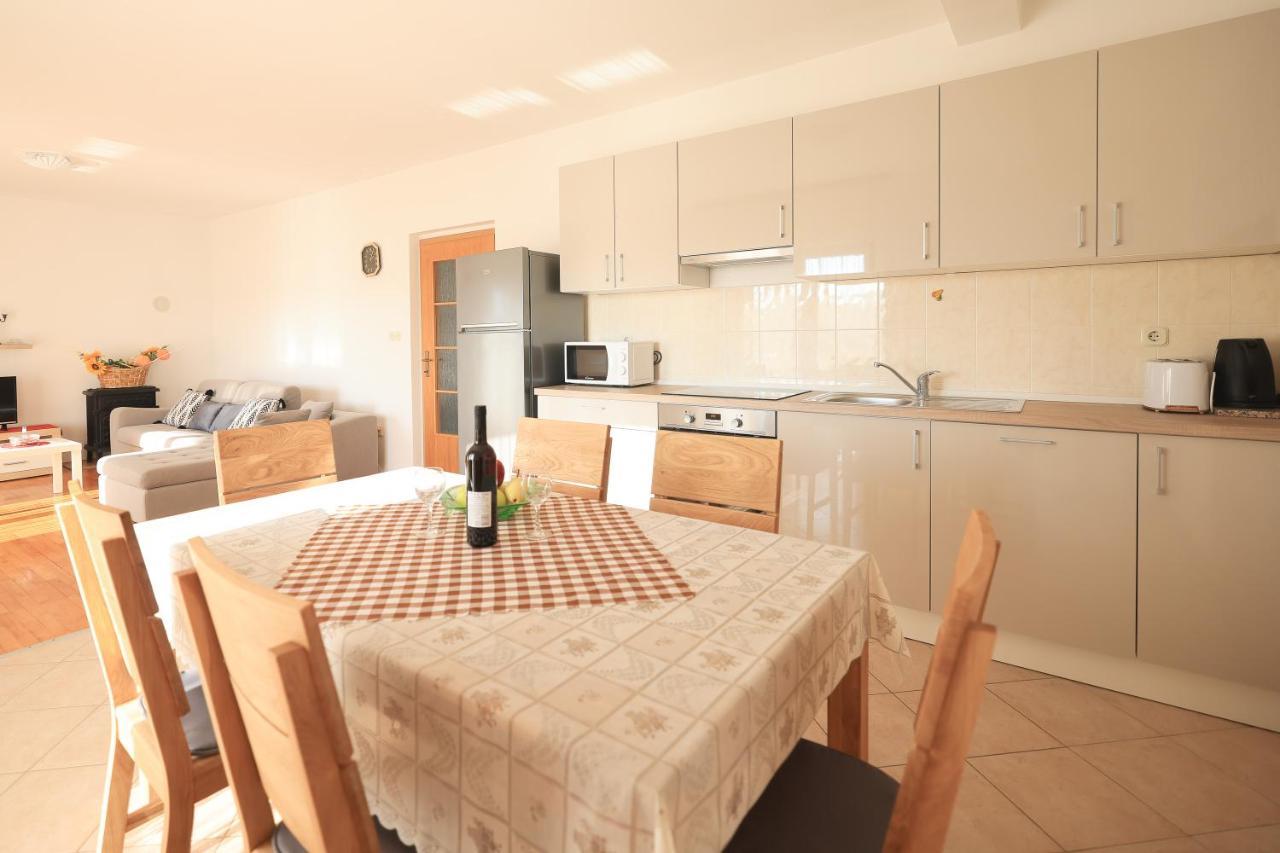 Apartments Ana Petrčane Extérieur photo