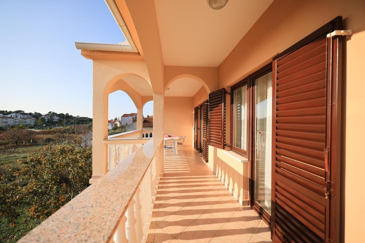 Apartments Ana Petrčane Extérieur photo