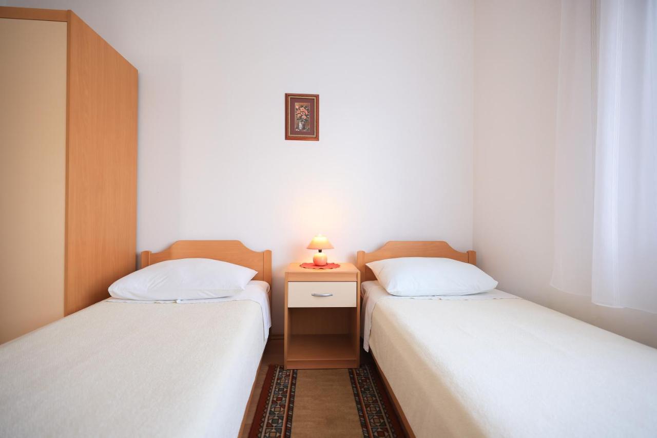Apartments Ana Petrčane Extérieur photo