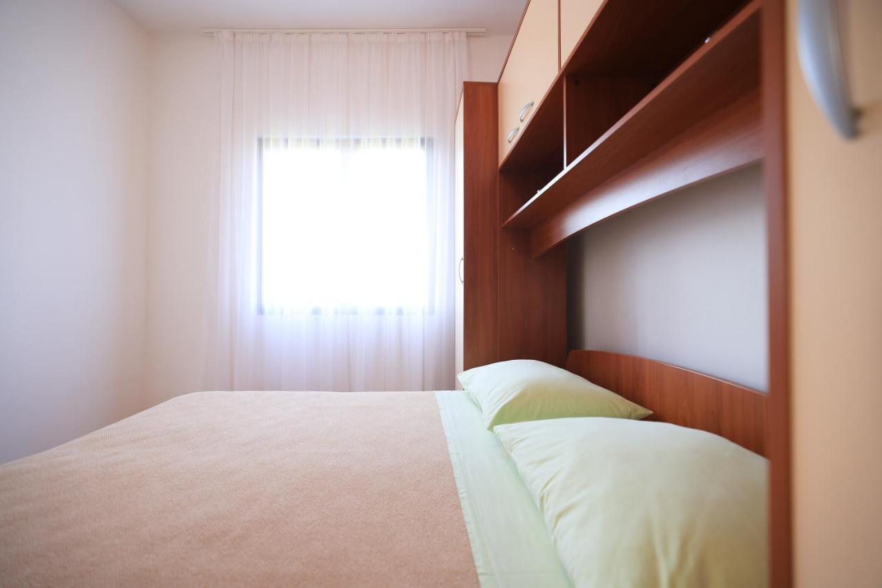 Apartments Ana Petrčane Extérieur photo