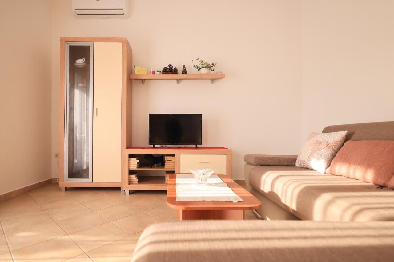 Apartments Ana Petrčane Extérieur photo
